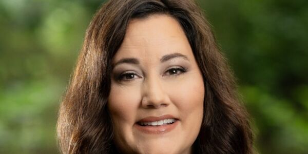 Photo of Kristin Dean